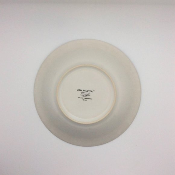 Vitromaster Fruit Tapestry Pattern 7 1/4' Soup or Cereal Bowl 1991 - Picture 6 of 7